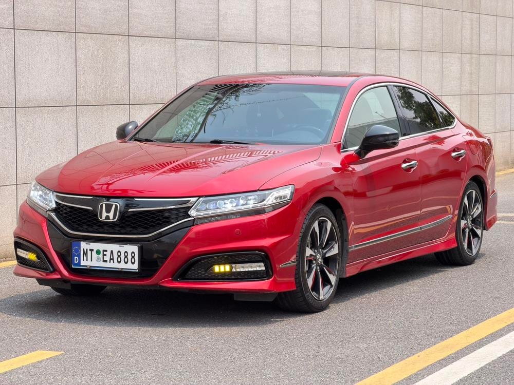 Honda Spirior 2015 — фото автомобиля