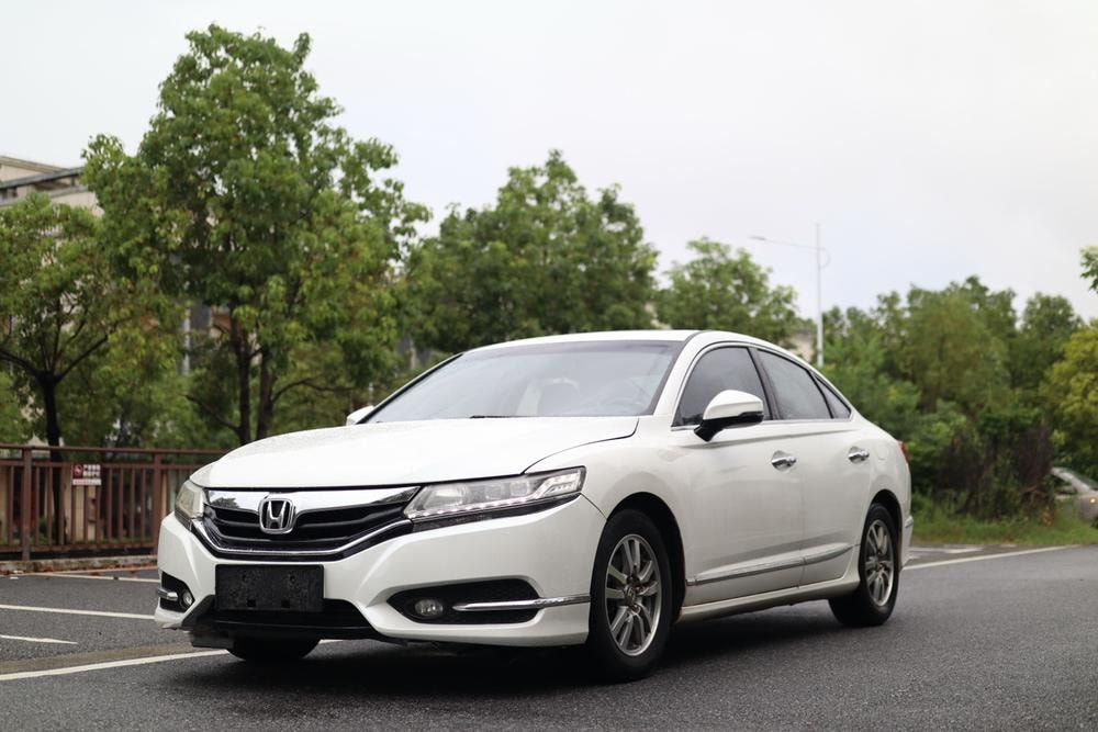 Honda Spirior 2015 — фото автомобиля