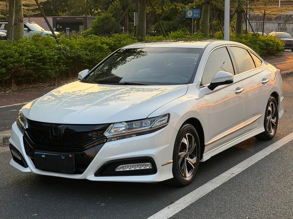 Honda Spirior 2017 — фото автомобиля
