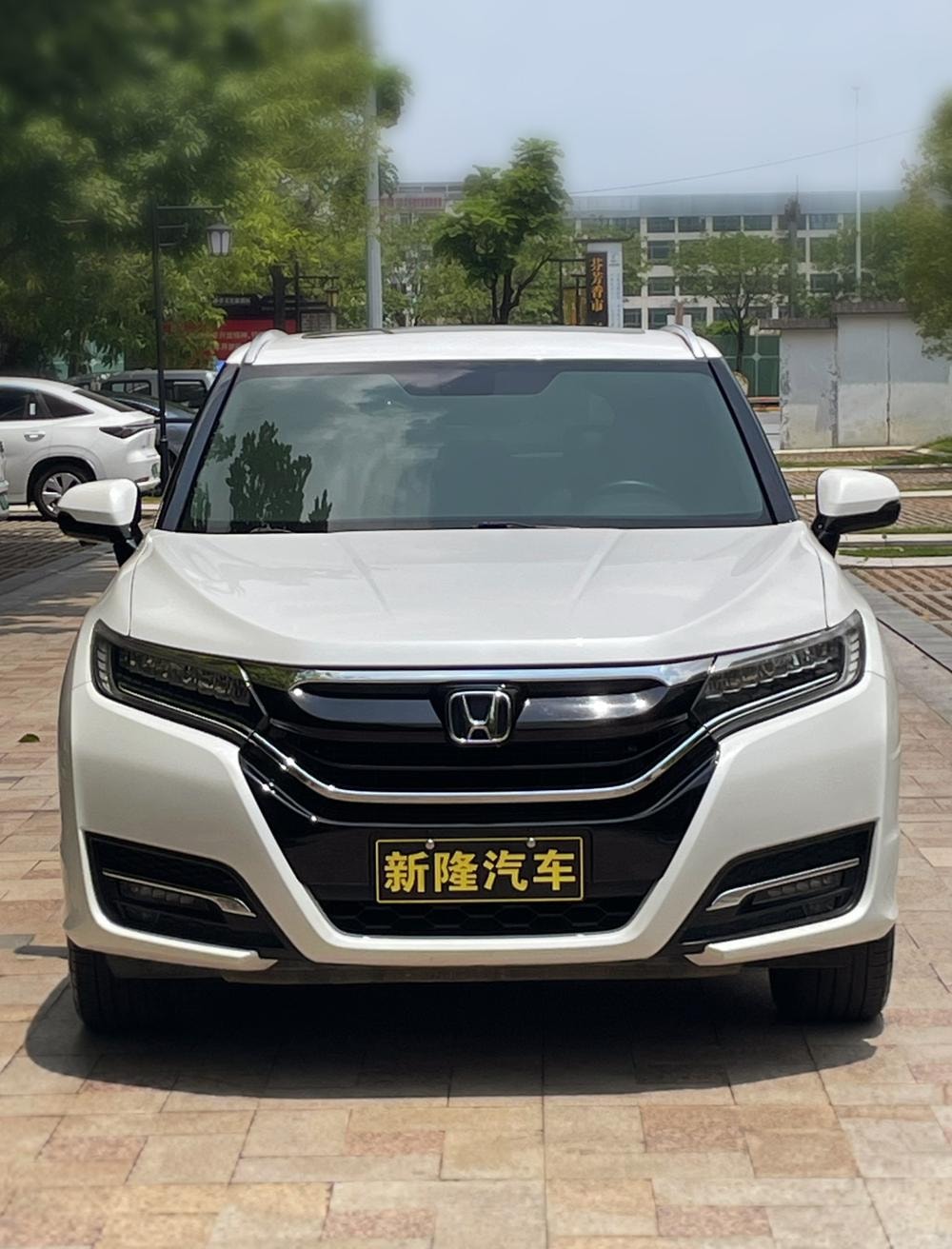 Honda UR-V 2017 — фото автомобиля