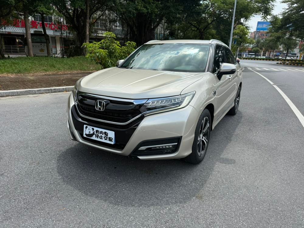 Honda UR-V 2017 — фото автомобиля 1