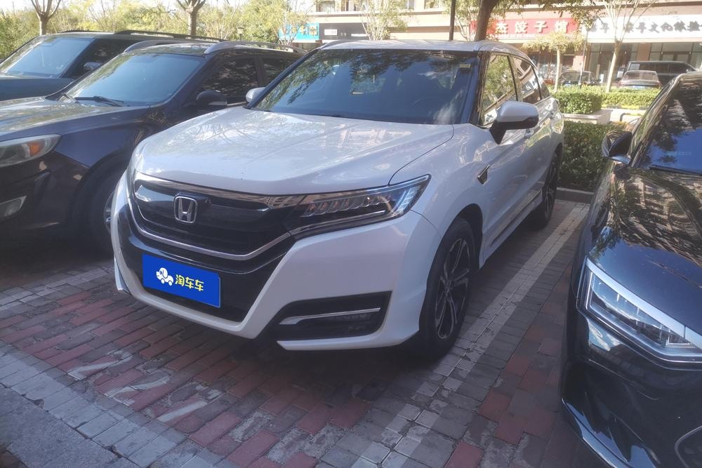 Honda UR-V 2017 — фото автомобиля 1