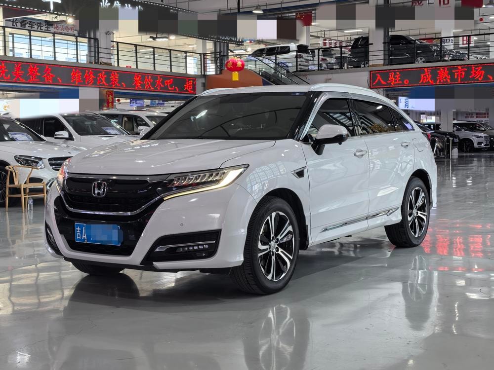 Honda UR-V 2017 — фото автомобиля 1