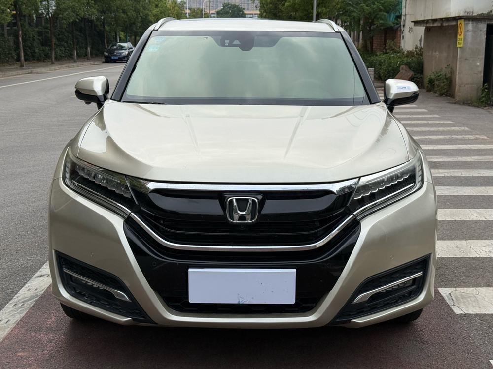 Honda UR-V 2017 — фото автомобиля 1