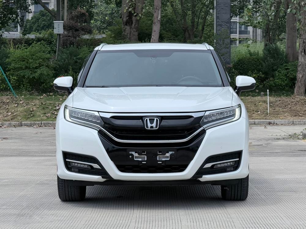 Honda UR-V 2017 — фото автомобиля