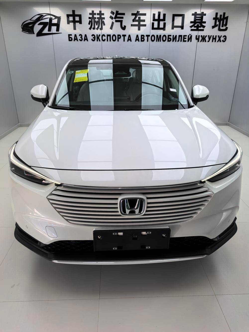 Honda Vezel 2026 — фото автомобиля 1