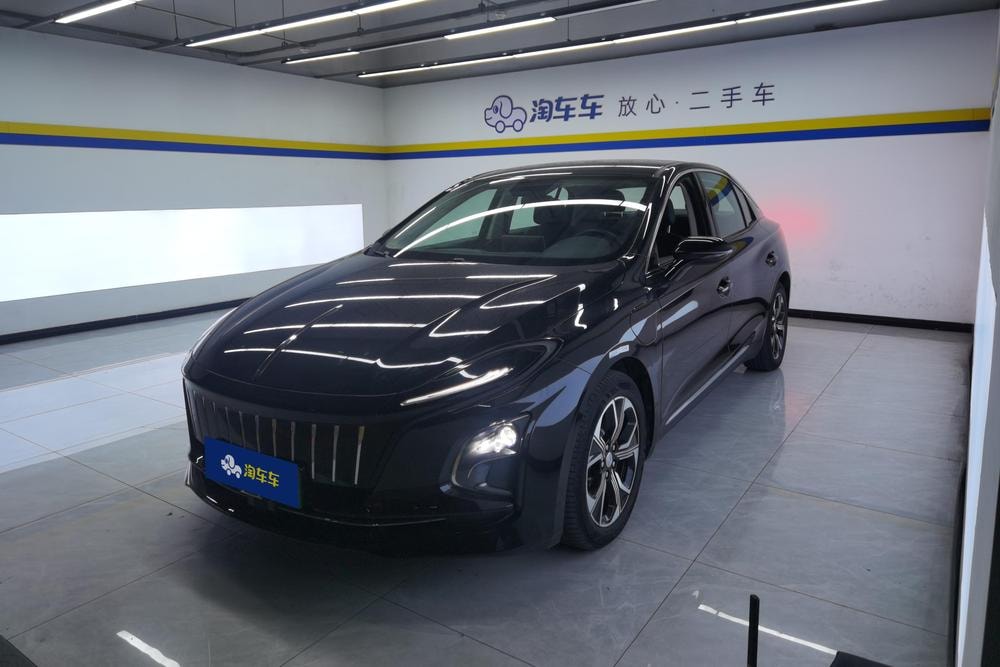 Hongqi E-QM5 2023 — фото автомобиля 1