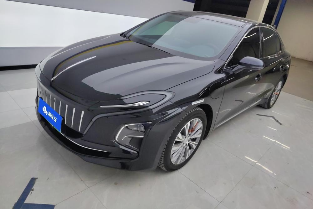Hongqi E-QM5 2024 — фото автомобиля 1