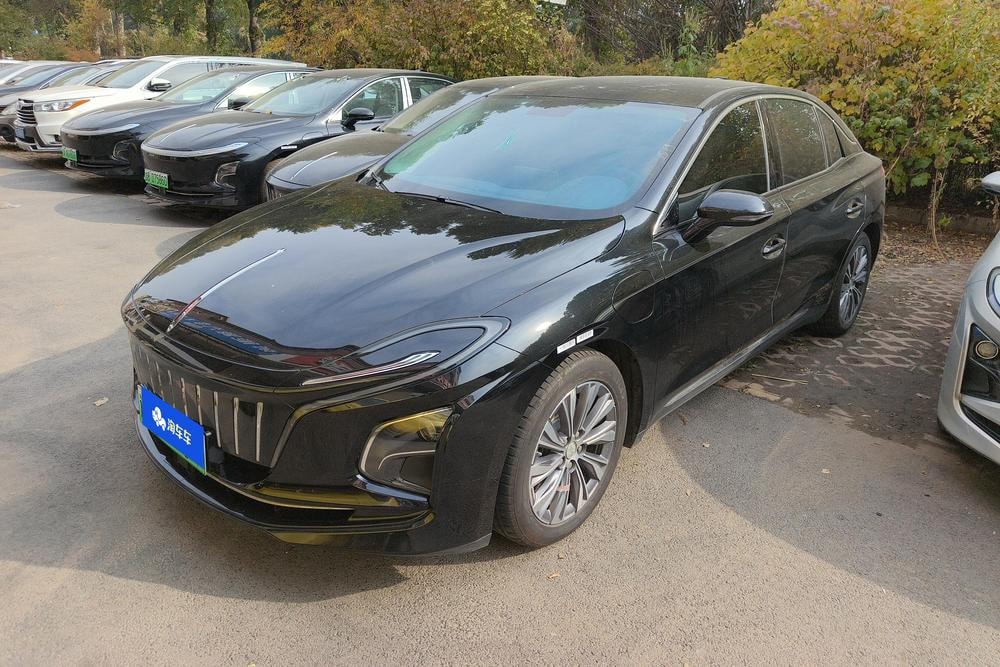 Hongqi E-QM5 2023 — фото автомобиля