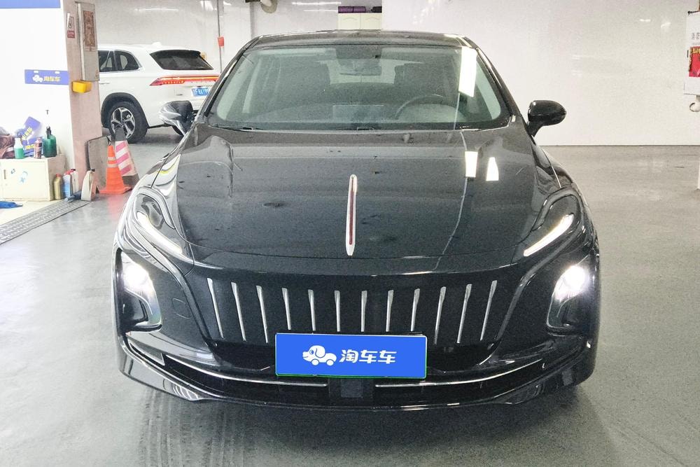 Hongqi E-QM5 2024 — фото автомобиля