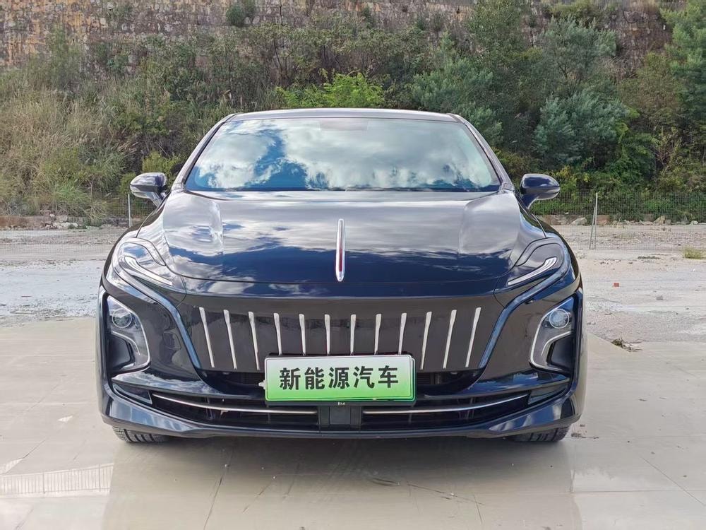 Hongqi E-QM5 2022 — фото автомобиля