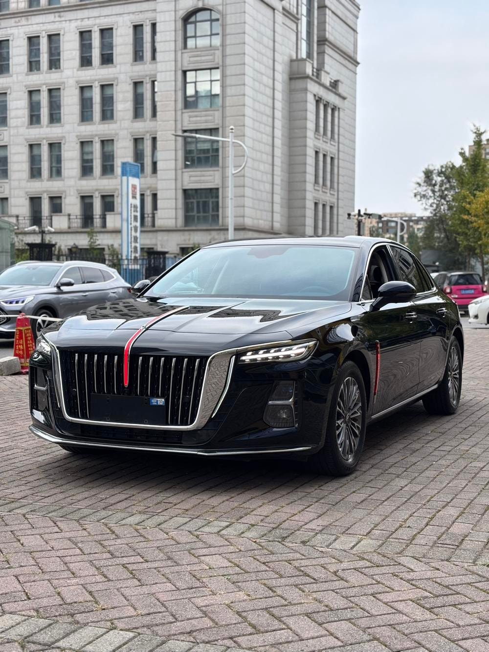 Hongqi H5 2024 — фото автомобиля 1