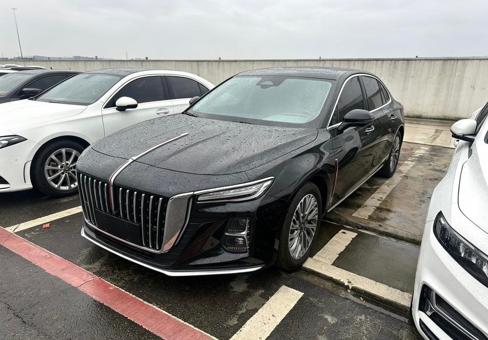 Hongqi H5 2023 — фото автомобиля 1