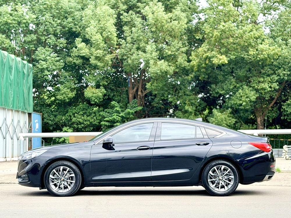 Hongqi H5 Classic 2020 — фото автомобиля