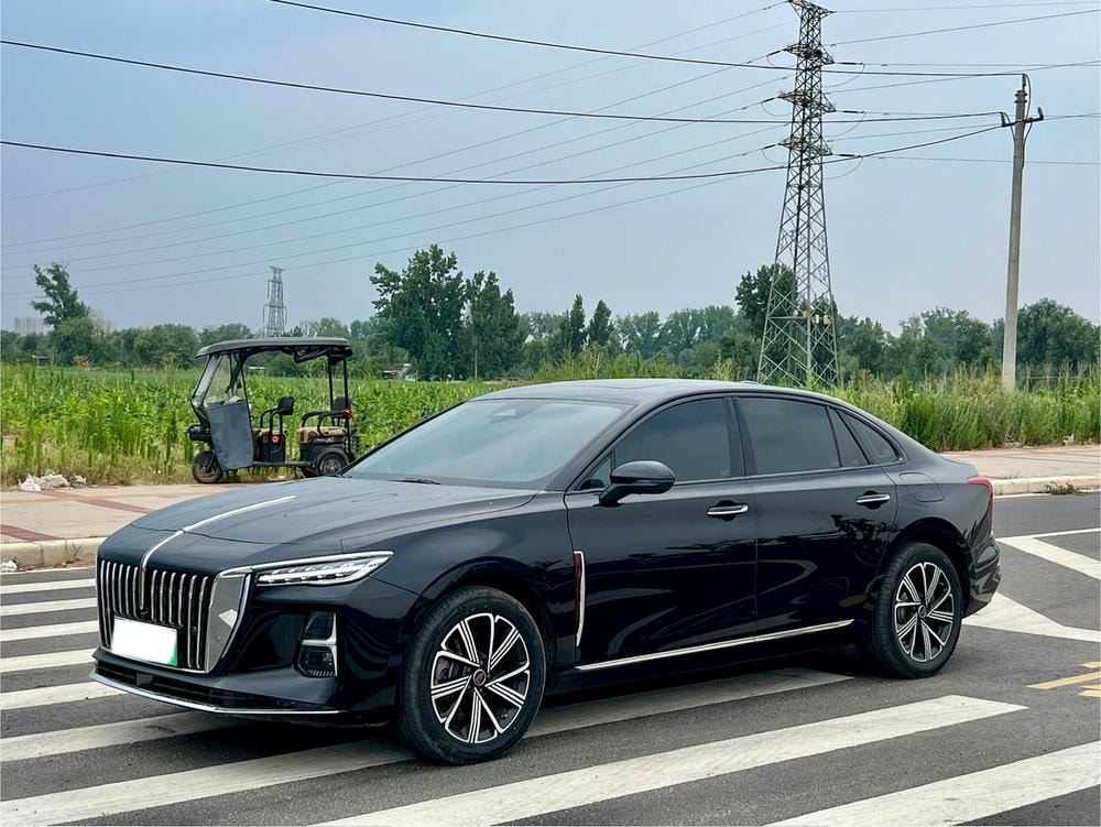Hongqi H5 PHEV 2025 — фото автомобиля 1