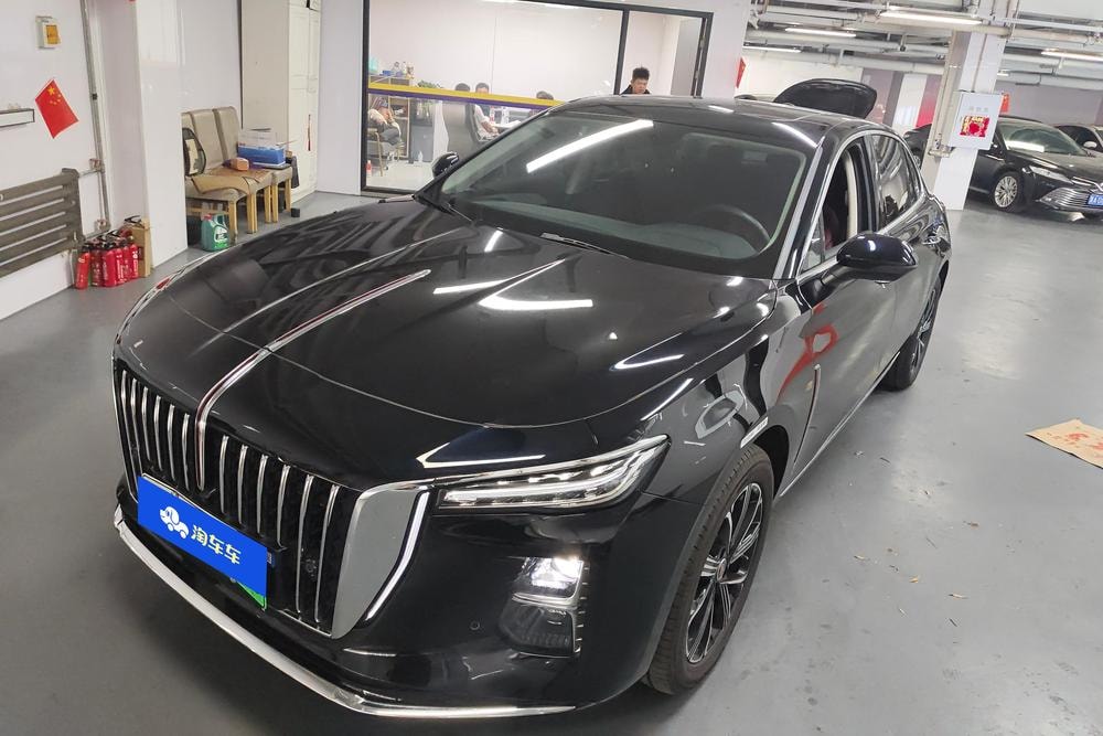 Hongqi H5 PHEV 2025 — фото автомобиля
