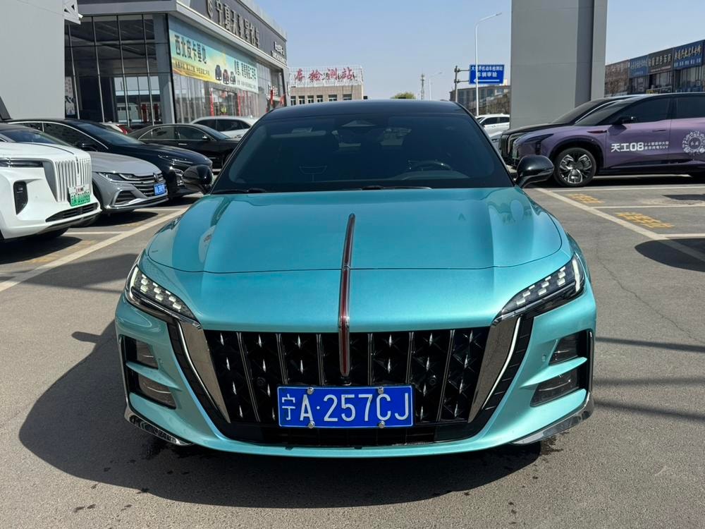 Hongqi H6 2023 — фото автомобиля 1