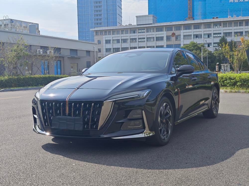 Hongqi H6 2023 — фото автомобиля 1