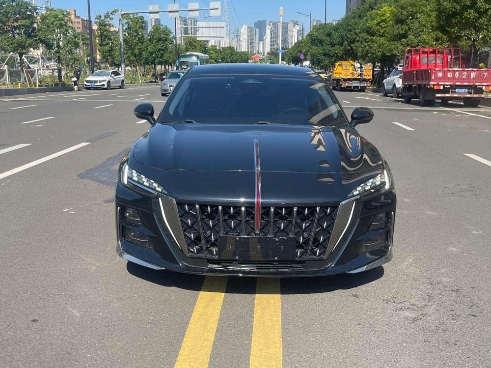 Hongqi H6 2023 — фото автомобиля 1