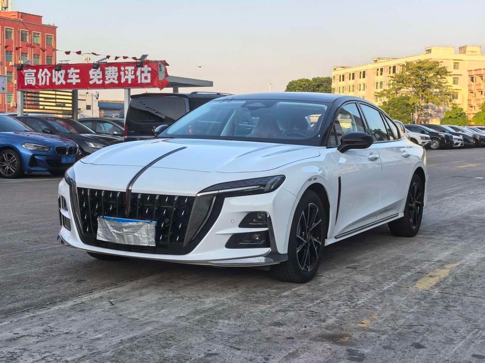 Hongqi H6 2025 — фото автомобиля 1