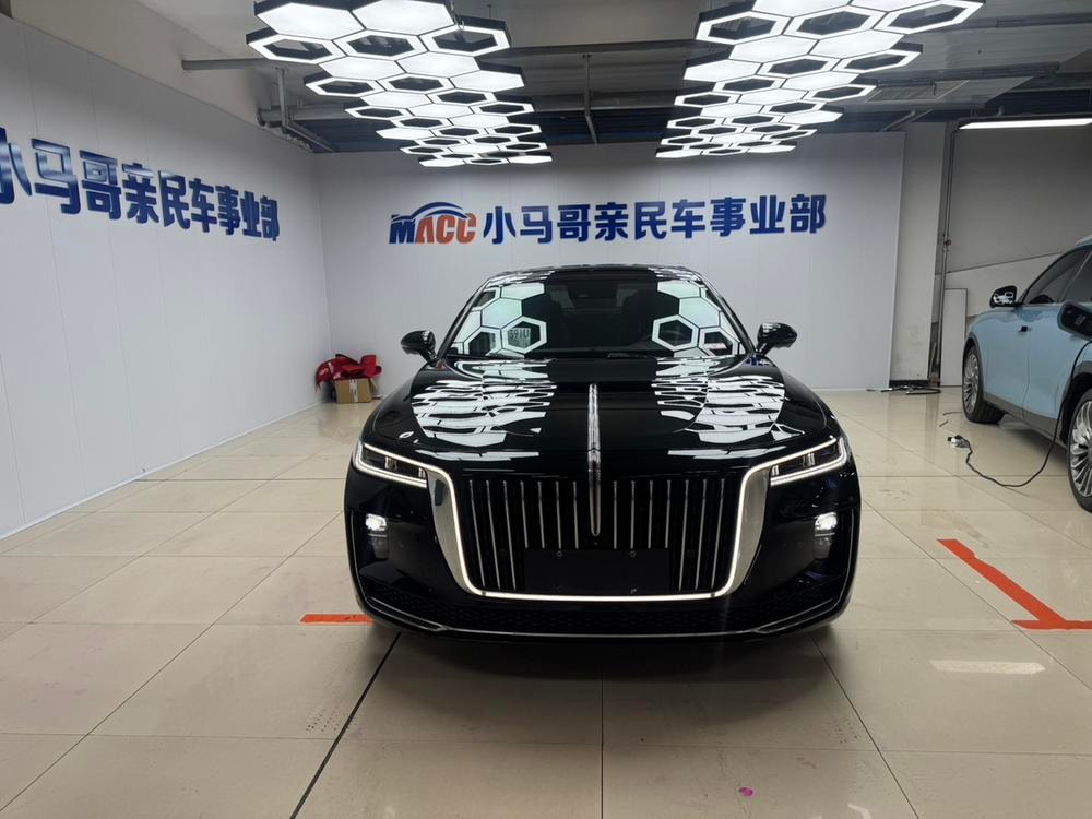 Hongqi H9 2020 — фото автомобиля 1