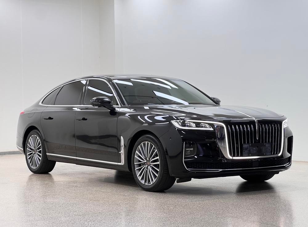 Hongqi H9 2022 — фото автомобиля 1