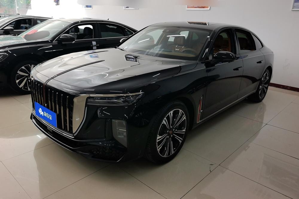 Hongqi H9 2024 — фото автомобиля 1