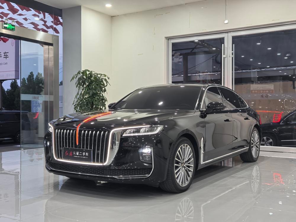 Hongqi H9 2022 — фото автомобиля 1
