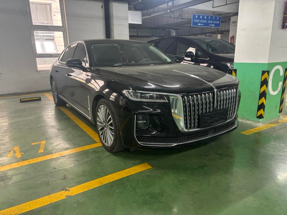 Hongqi H9 2020 — фото автомобиля 1