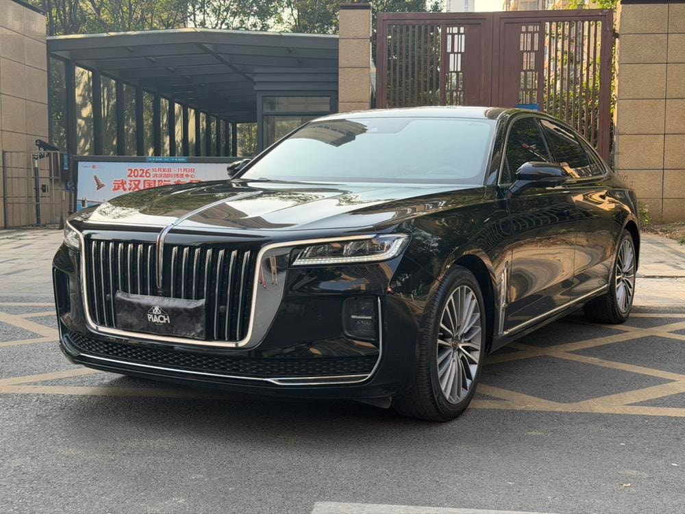 Hongqi H9 2022 — фото автомобиля 1
