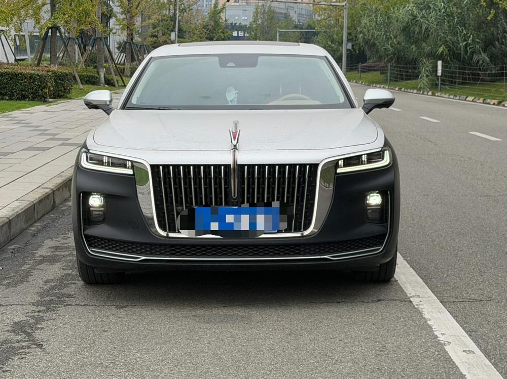Hongqi H9 2022 — фото автомобиля