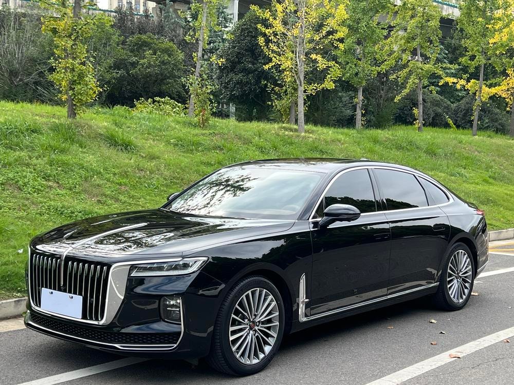 Hongqi H9 2023 — фото автомобиля 1