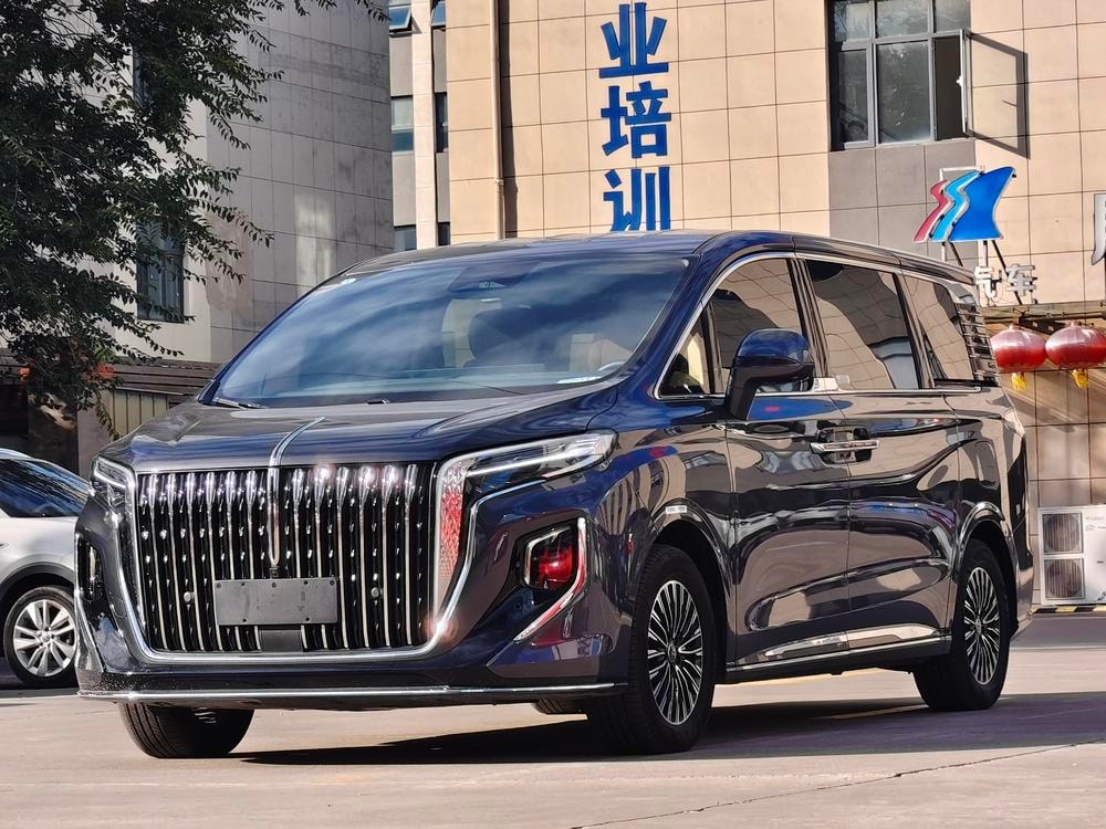 Hongqi HQ9 PHEV 2026 — фото автомобиля