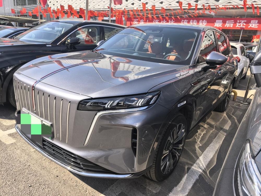Hongqi HS6 PHEV 2026 — фото автомобиля 1