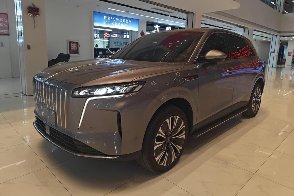 Hongqi HS6 PHEV 2026 — фото автомобиля