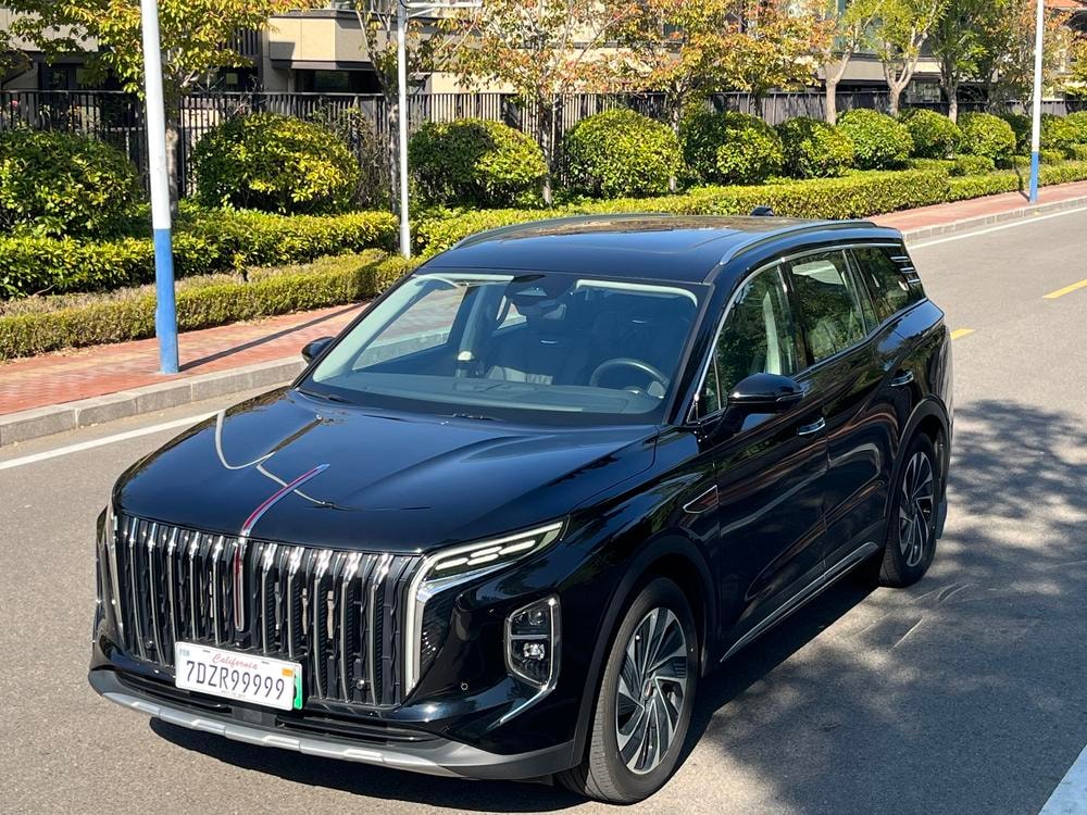 Hongqi HS7 PHEV 2024 — фото автомобиля 1