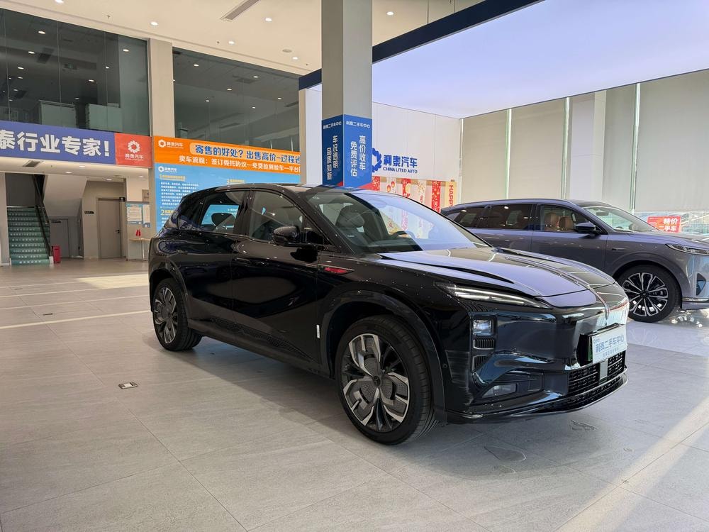 Hongqi Tiangong 08 2025 — фото автомобиля
