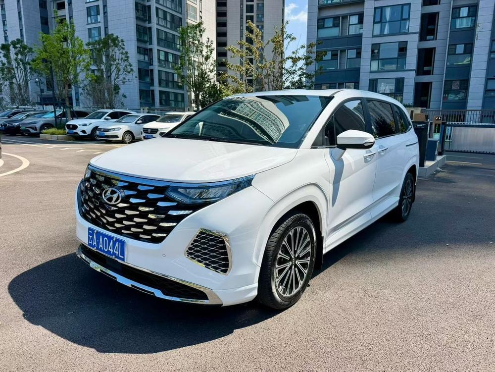 Hyundai Custo 2024 — фото автомобиля 1