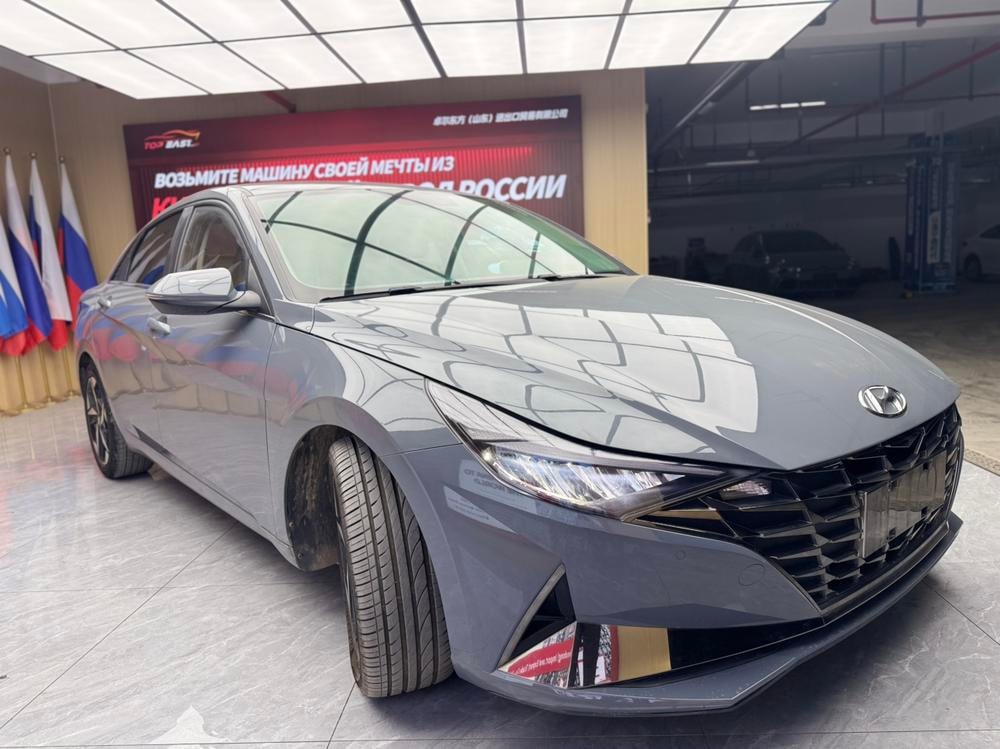 Hyundai Elantra 2022 — фото автомобиля