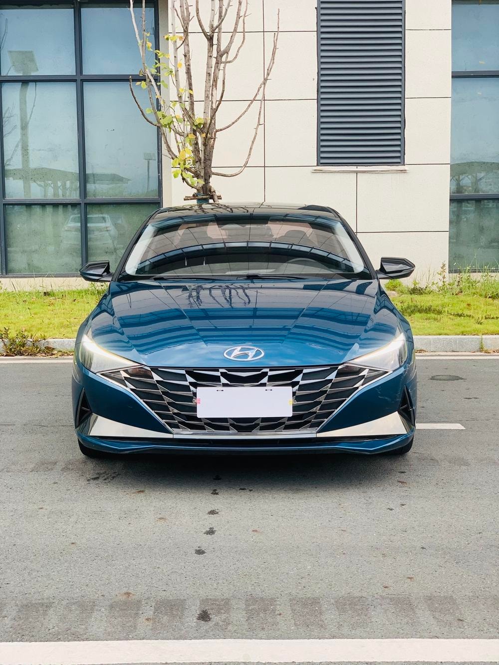 Hyundai Elantra 2022 — фото автомобиля