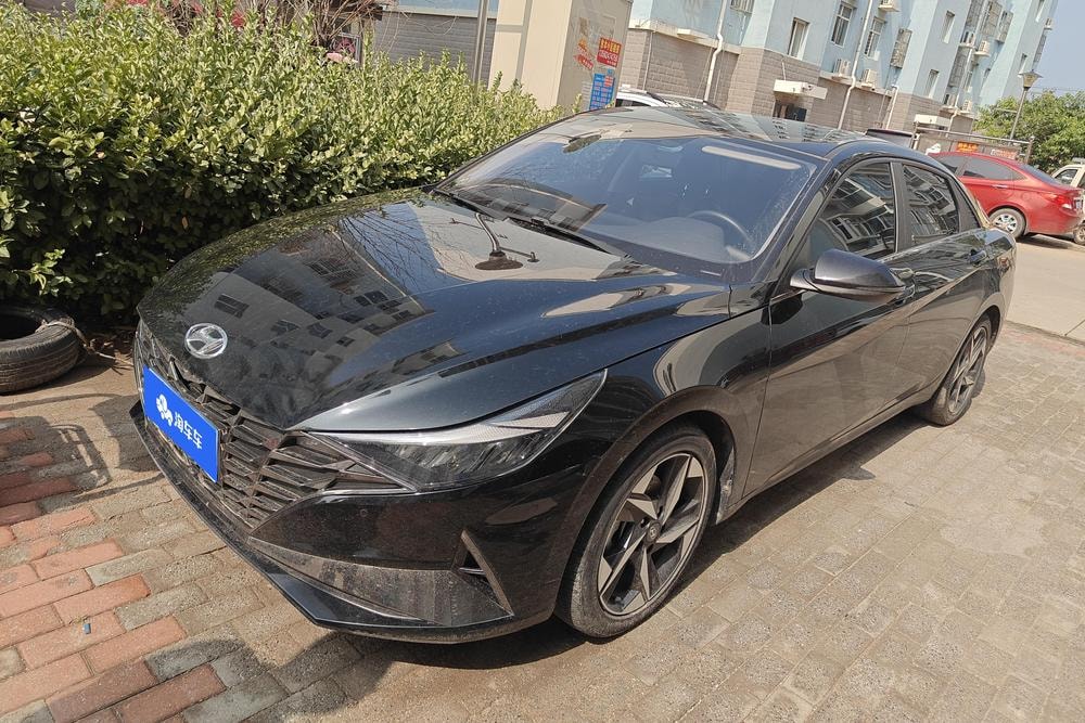Hyundai Elantra 2023 — фото автомобиля