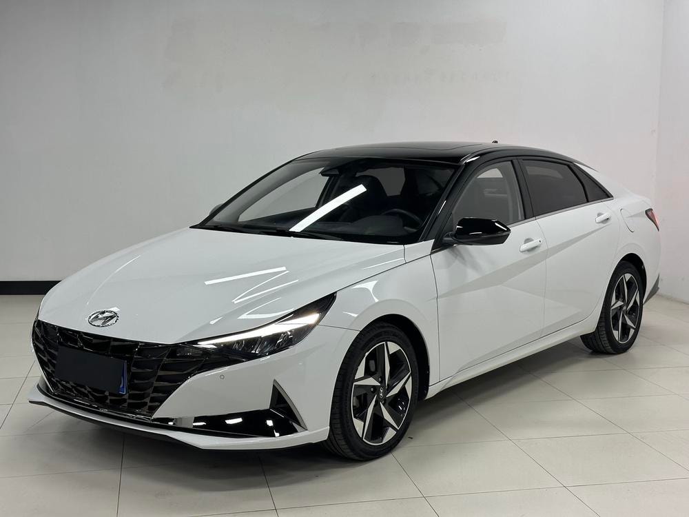 Hyundai Elantra 2022 — фото автомобиля