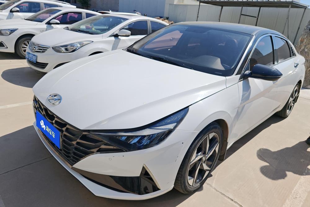 Hyundai Elantra 2022 — фото автомобиля