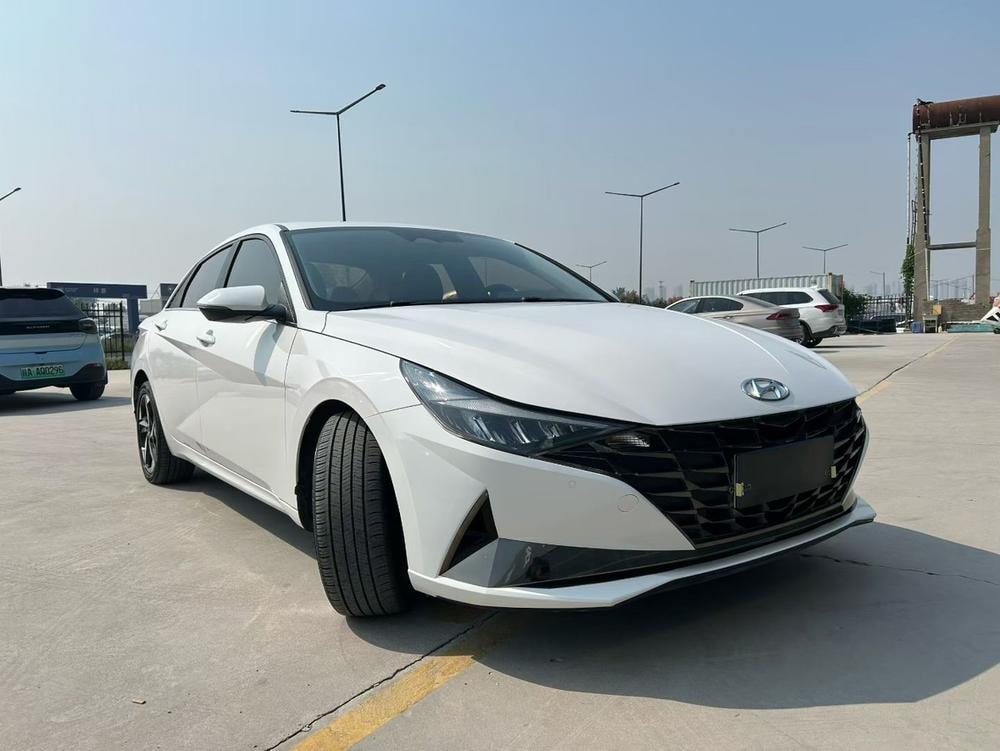 Hyundai Elantra 2021 — фото автомобиля
