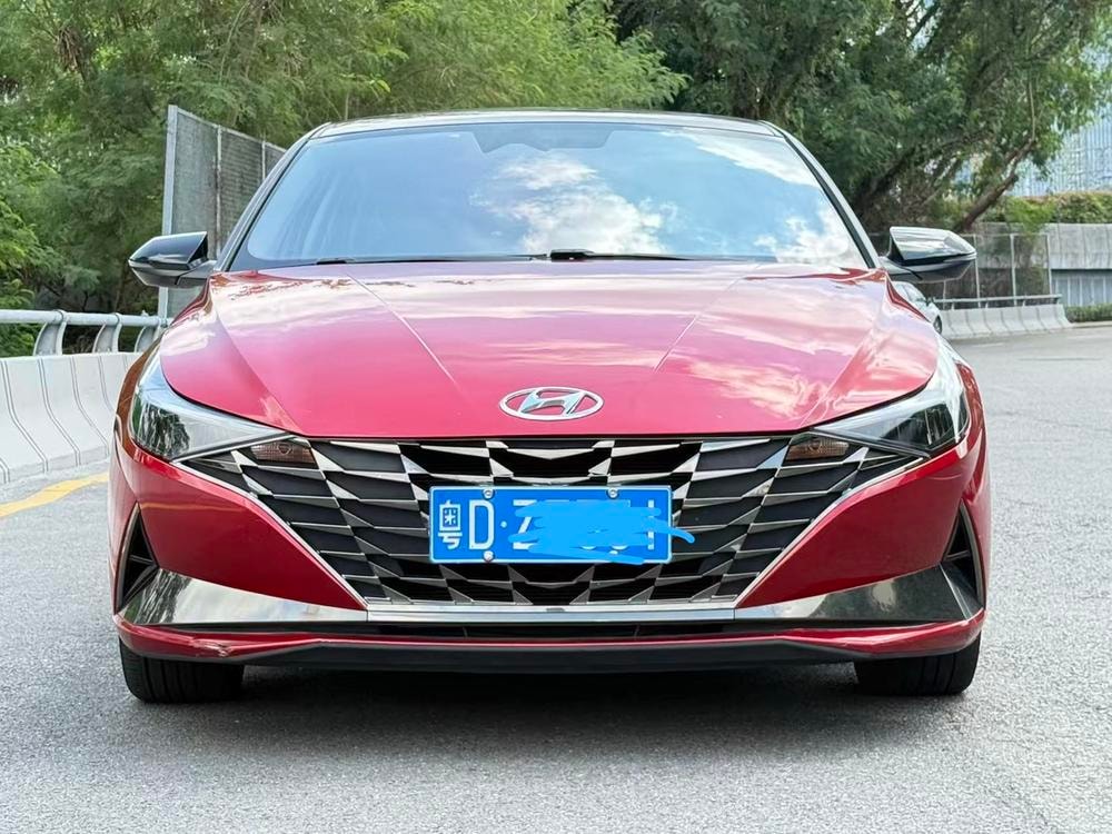 Hyundai Elantra 2022 — фото автомобиля