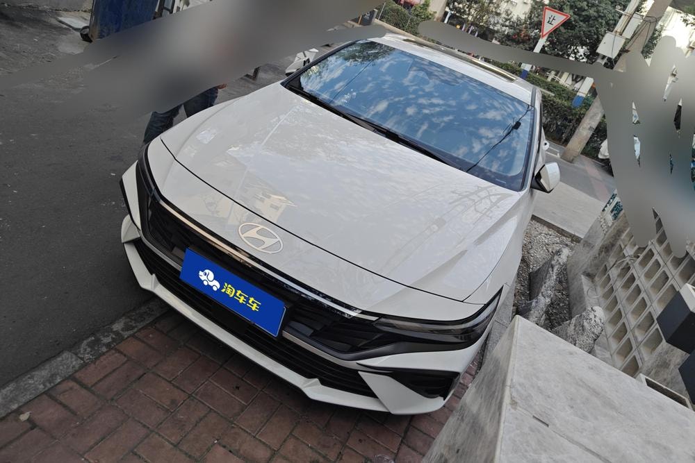 Hyundai Elantra 2026 — фото автомобиля 1