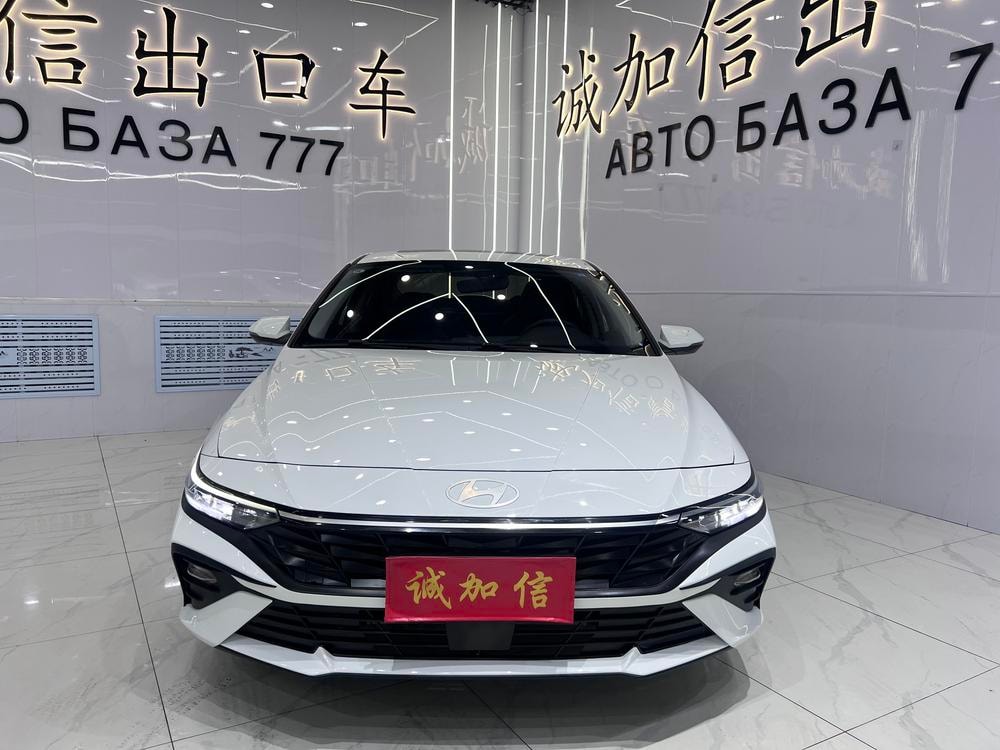 Hyundai Elantra 2023 — фото автомобиля