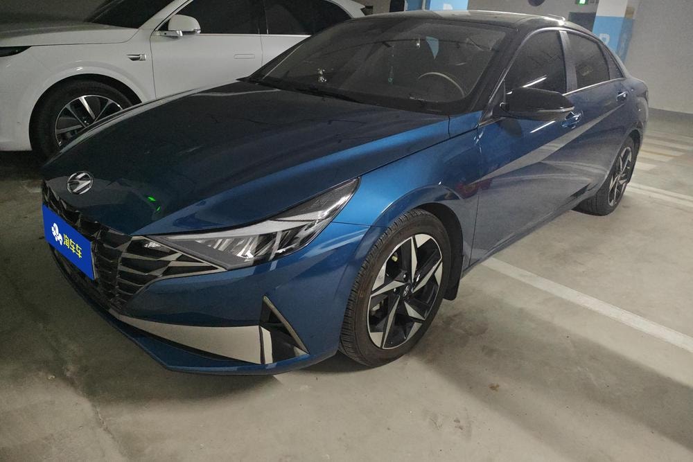 Hyundai Elantra 2022 — фото автомобиля