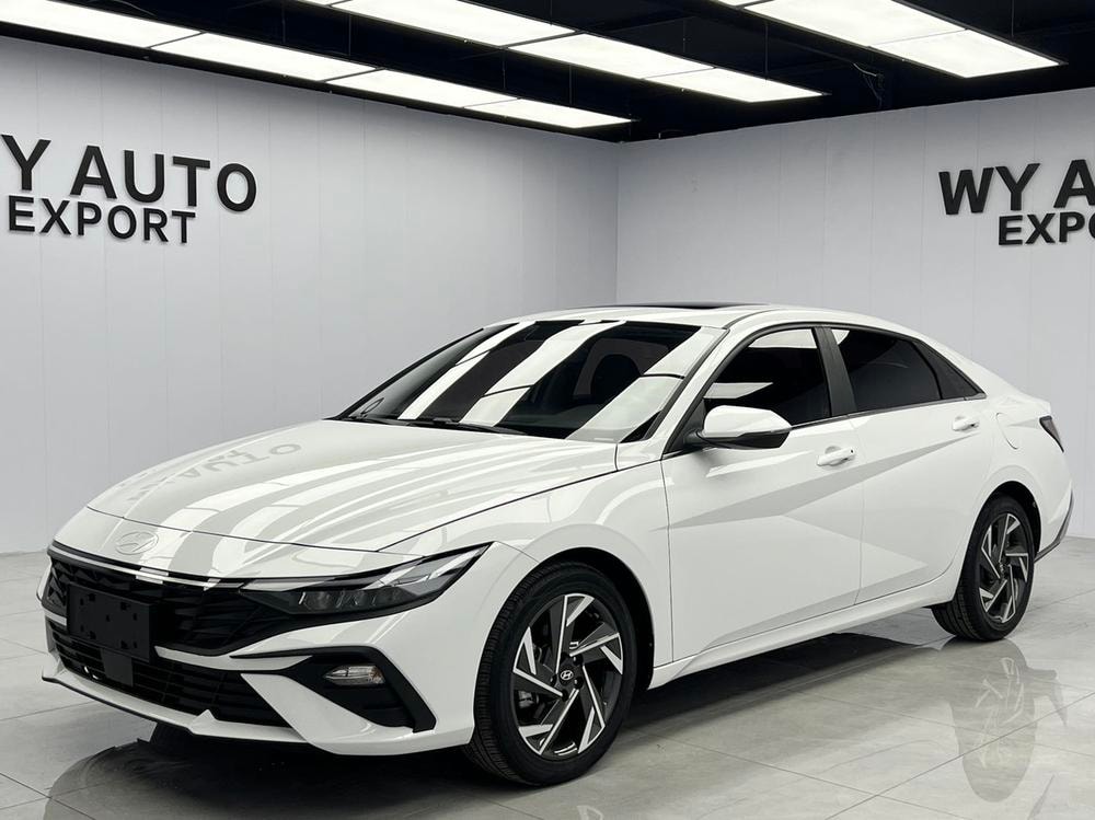 Hyundai Elantra 2023 — фото автомобиля