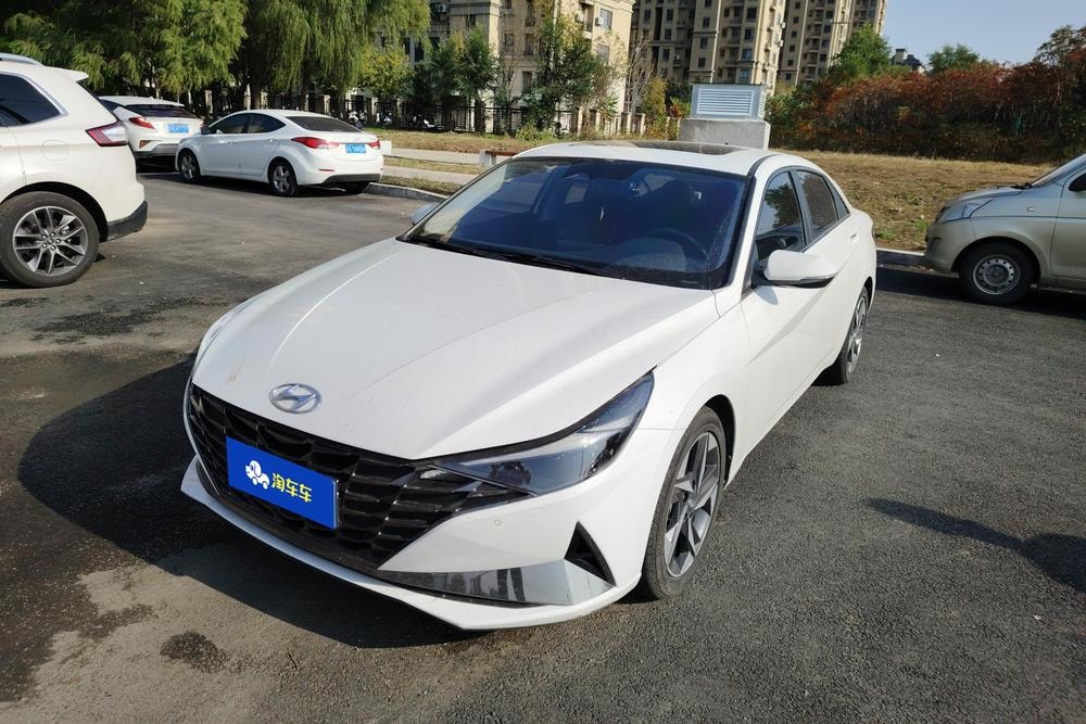 Hyundai Elantra 2021 — фото автомобиля
